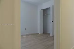 566 NW 114th Ave, Sweetwater, FL 33172 - Photo 8