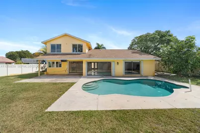 4231 NW 73rd Ave, Lauderhill, FL 33319 - Photo 4