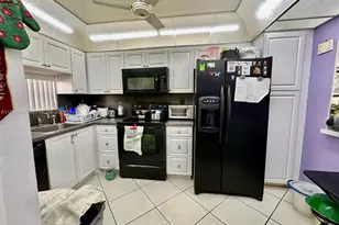 8960 S Hollybrook Blvd, Pembroke Pines, FL 33025 - Photo 6