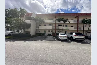 8960 S Hollybrook Blvd #109, Pembroke Pines, FL 33025 - Photo 2