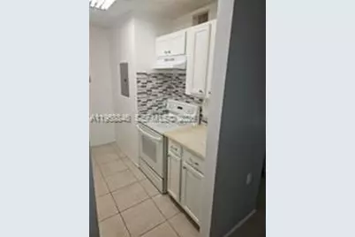 1153 Lake Victoria Dr #J, West Palm Beach, FL 33411 - Photo 4