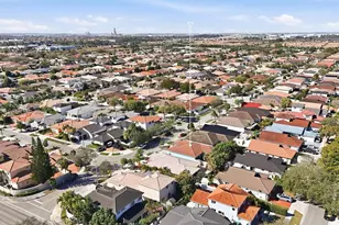 8725 NW 148th Terrace, Miami Lakes, FL 33018 - Photo 10