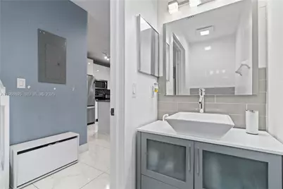 1621 SE 30th St #-, Homestead, FL 33035 - Photo 6