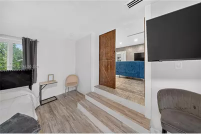 231 NW 44th St, Miami, FL 33127 - Photo 14