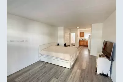 158 Ocean Dr #203, Miami Beach, FL 33139 - Photo 2