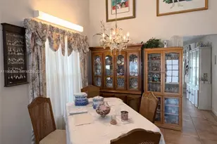 19804 NW 67th Ct, Hialeah, FL 33015 - Photo 4