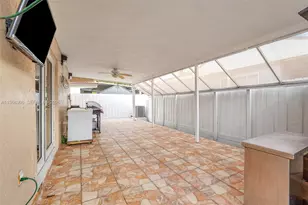 3289 W 70th St, Hialeah, FL 33018 - Photo 34