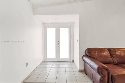 3289 W 70th St, Hialeah, FL 33018 - Photo 50