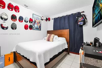 3289 W 70th St, Hialeah, FL 33018 - Photo 32