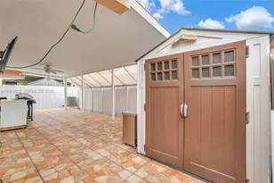 3289 W 70th St, Hialeah, FL 33018 - Photo 38