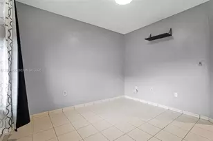 3289 W 70th St, Hialeah, FL 33018 - Photo 30