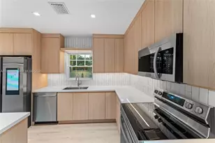1880 NE 180th St, North Miami Beach, FL 33162 - Photo 48