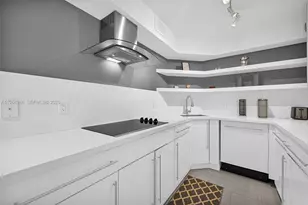 5225 Collins Ave, Miami Beach, FL 33140 - Photo 14