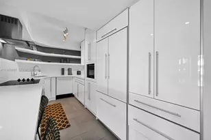 5225 Collins Ave, Miami Beach, FL 33140 - Photo 16