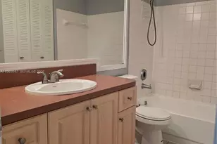 18316 NW 68th Ave, Hialeah, FL 33015 - Photo 10