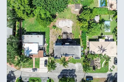 11402 NE 8th Ct, Biscayne Park, FL 33161 - Photo 4