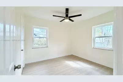 432 NW 103rd St, Miami, FL 33150 - Photo 10