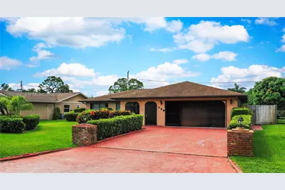 525 SE Brookside Ter, Port Saint Lucie, FL 34983 - Photo 2