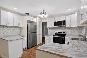 525 SE Brookside Terrace, Port Saint Lucie, FL 34983 - Photo 10