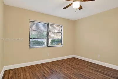 525 SE Brookside Ter, Port Saint Lucie, FL 34983 - Photo 16