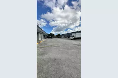 9325 W Okeechobee Rd #8, Hialeah Gardens, FL 33016 - Photo 2