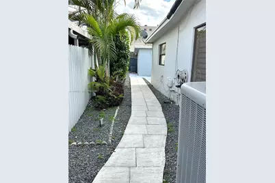 1960 W 63rd St #Efficiency, Hialeah, FL 33012 - Photo 12
