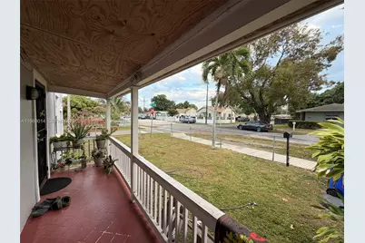 1249 NW 42nd St, Miami, FL 33142 - Photo 4