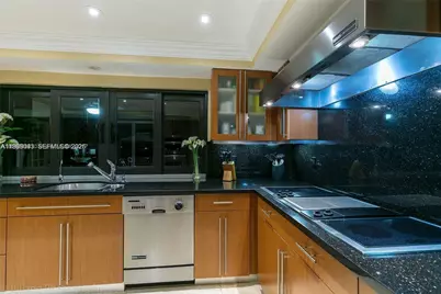 19701 W Oakmont Dr, Hialeah, FL 33015 - Photo 20