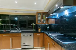 19701 W Oakmont Dr, Hialeah, FL 33015 - Photo 20