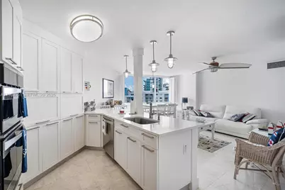 7135 Collins Ave #1522, Miami Beach, FL 33141 - Photo 4