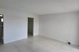 9375 Fontainebleau Blvd, Miami, FL 33172 - Photo 6