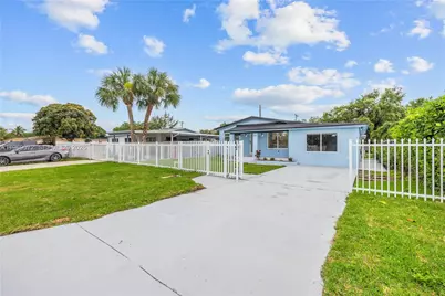 2520 NW 108th St, Miami, FL 33167 - Photo 4