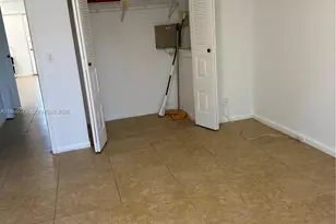 13255 SW 9th Ct, Pembroke Pines, FL 33027 - Photo 14