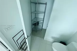 460 NE 28th St, Miami, FL 33137 - Photo 14