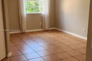 18352 NW 68th Ave, Hialeah, FL 33015 - Photo 10