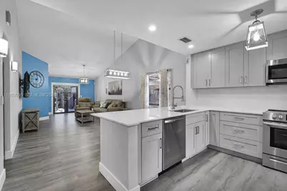 10281 SW 137th Pl, Miami, FL 33186 - Photo 2