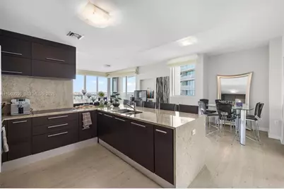 900 Biscayne Blvd #2401, Miami, FL 33132 - Photo 4