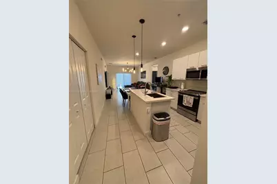 8167 NW 41st St #E-201, Doral, FL 33166 - Photo 2