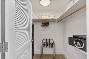 4401 Collins Ave, Miami Beach, FL 33140 - Photo 36