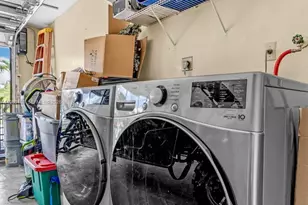 6325 NW 200th St, Hialeah, FL 33015 - Photo 34