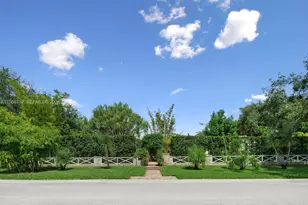 575 Hibiscus Ln, Miami, FL 33137 - Photo 18