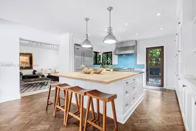 575 Hibiscus Ln, Miami, FL 33137 - Photo 8