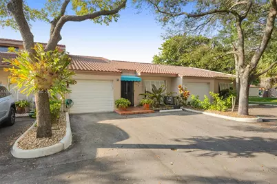 14842 Breckness Pl, Miami Lakes, FL 33016 - Photo 4