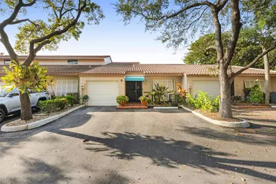 14842 Breckness Pl, Miami Lakes, FL 33016 - Photo 2