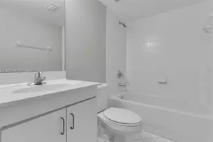 990 NE 33rd Terrace, Homestead, FL 33033 - Photo 4