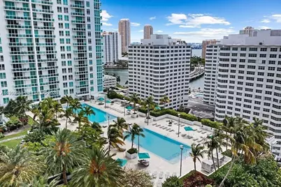 950 Brickell Bay Dr #3605, Miami, FL 33131 - Photo 4