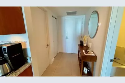 185 SW 7th St #2005, Miami, FL 33130 - Photo 18