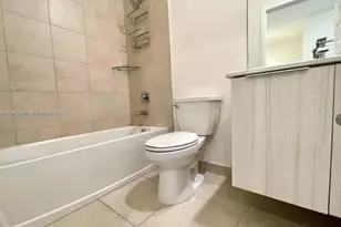 9117 NW 159th St, Miami Lakes, FL 33018 - Photo 20