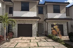 9117 NW 159th St, Miami Lakes, FL 33018 - Photo 8