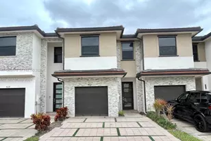 9117 NW 159th St, Miami Lakes, FL 33018 - Photo 4